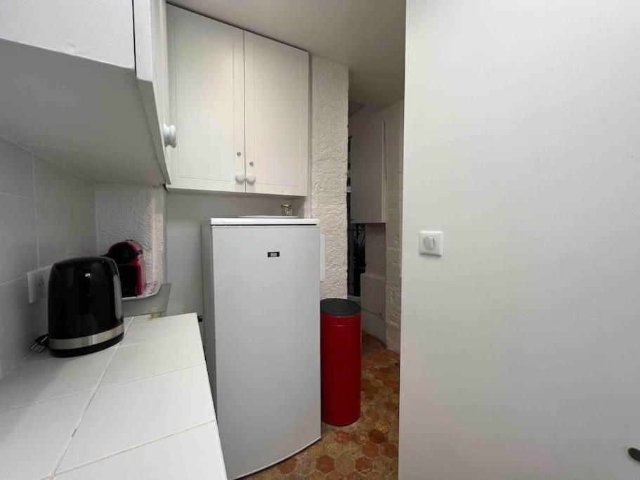 Appartement Atypical Flat - Place Des Vosges - 4 People Parijs