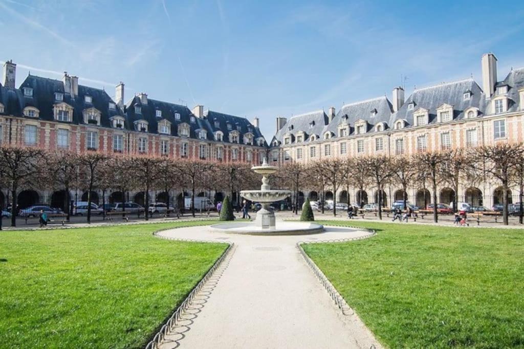 Atypical Flat - Place Des Vosges - 4 People Appartement Parijs